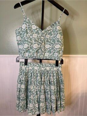 American Eagle Outfitters Light Seafoam Green Floral Linen Blend Set. Size S/M